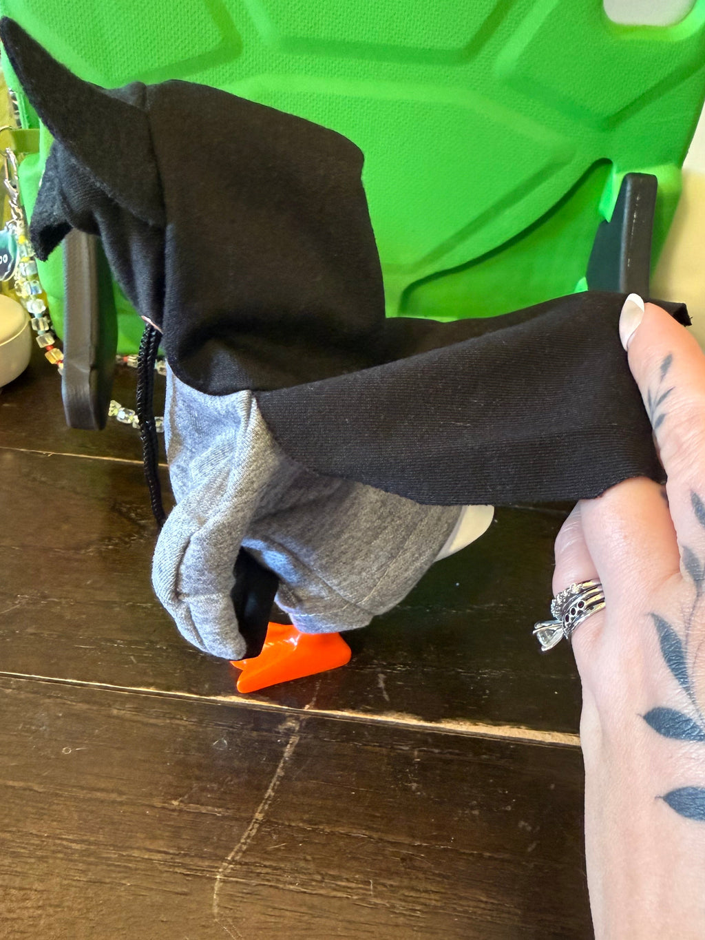 Mini 7” Goose Hoodie Outfit – Fits 7-Inch Desktop Geese